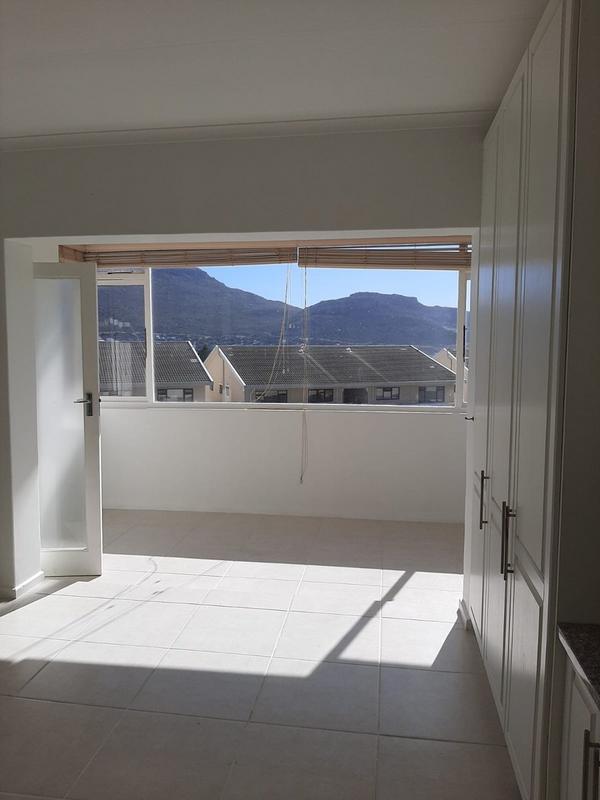 To Let 2 Bedroom Property for Rent in Fish Hoek Western Cape